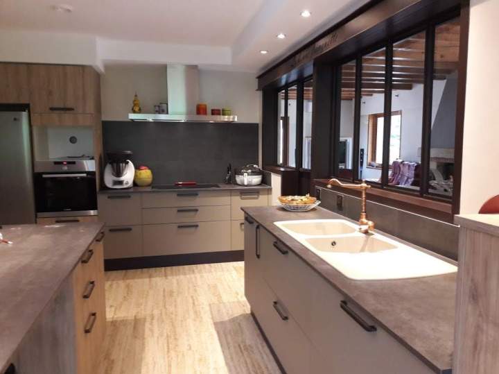 Fabrication de meuble de rangement Crest